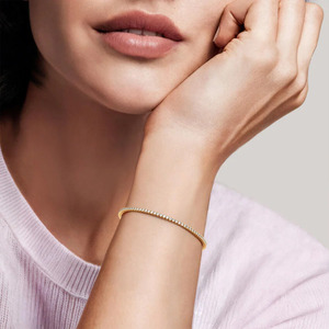 Pulsera de tenis con diamantes de corte redondo y engaste de punta compartida de eternidad completa - Product Image 6