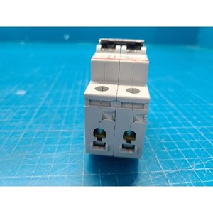 Contrôleur de débit de gaz Pivotal Systems 32-03513 Ar 2000SCCM GFC S2K, d'occasion, comme il est, pièces d'équipement semi-conducteur d'époque - Product Image 2