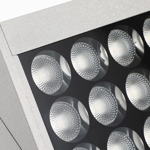 ไฟโปรเจคเตอร์ LED 36W สำหรับภายนอกอาคาร ความสว่างสูง กันน้ำระดับ IP65 แสงสว่างสำหรับงานสถาปัตยกรรมและภูมิทัศน์ ให้แสงสว่างสม่ำเสมอในพื้นที่กว้าง - Product Image 2