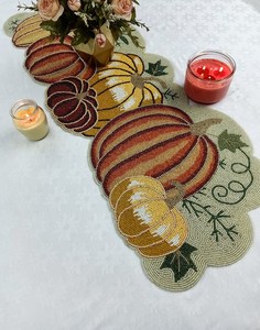 Chemin de table en tissu fait main, forme irrégulière, motif citrouille, style campagnard, napperons et sous-plats - Product Image 2