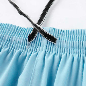 กางเกงขาสั้นออกกำลังกายผู้ชายคุณภาพสูงขายส่ง ปักโลโก้ตามสั่ง ระบายอากาศ แห้งเร็ว เอวยางยืด ผ้าแคนวาส สีดำ สวมใส่สบาย - Product Image 4