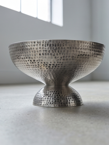 Bol décoratif unique en métal massif texturé à pois pour table, article de décoration en gros - Product Image 5