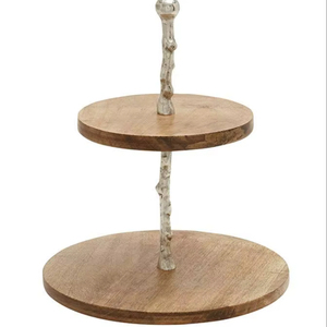 Elegante soporte redondo de madera para pasteles, perfecto para servir cupcakes, pasteles, postres, fotografía y decoración de mesas para eventos. - Product Image 1