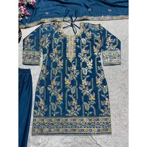 Conjunto de Traje Azul Satinado de Diseñador para Mujer NF con Bordado y Trabajo de Secuencia Codificada, Talla L - Product Image 3