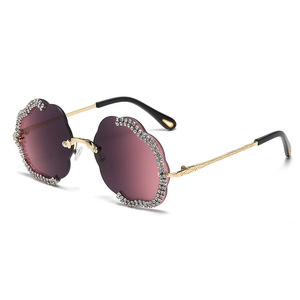 Nuevas Gafas de Sol de Moda con Incrustaciones de Diamantes en Forma de Polígono, Protección UV, Diseño de Ondas Florales, Gafas de Sol de Alta Calidad para Mujer - Product Image 6