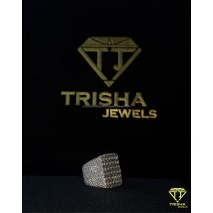 Bague carrée Hip Hop en argent sterling 925 avec diamants Moissanite VVS, style Iced Out, bijou de luxe et de caractère par Trisha Jewels - Product Image 3
