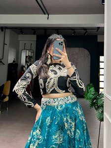 ชุดเลเฮนกาผ้าไหมปักเลื่อมสีเขียวสวยงามพร้อมเสื้อครอปท็อปสำหรับงานเมเฮนดี - Product Image 6