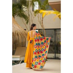 Robe et jupe trapèze faites à la main, magnifiques, avec dupatta, taille empire, en tissu mousseline, pour soirée - Product Image 4