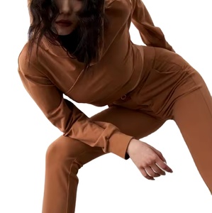 Survêtements d'hiver personnalisés en velours 2 pièces en velours avec strass bon marché pour femmes Survêtement de jogging en velours pour hommes et femmes 2026 - Product Image 4