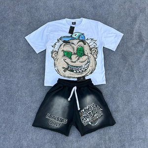 ชุดเสื้อยืดและกางเกงขาสั้นผ้าเทอร์รี่สำหรับผู้ชาย พิมพ์ลายโลโก้ด้วยเทคนิคซิลค์สกรีน ล้างสีแบบเอซิดวอช ให้สีซีดจางแบบซันเฟดดิ้ง สินค้าขายดีประจำฤดูร้อน รับทำโลโก้ตามสั่ง - Product Image 1
