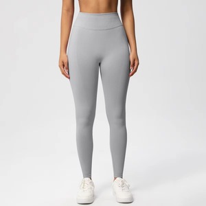 Pantalon de sport pour femme à séchage rapide, coupe ajustée, extensible, idéal pour la course, la gym et les séances d'entraînement - Product Image 4