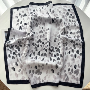 Écharpe carrée en soie de luxe pour femme – Couleurs et tailles personnalisables, douce et élégante, hijab, foulard, logo personnalisé pour usage quotidien - Product Image 6