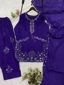 Conjunto de Salwar de Tela Chinon de Alta Demanda con Dupatta con Trabajo de Lentejuelas y Farshi Salwar, Ropa Étnica de Calidad de Exportación - Product Image 6