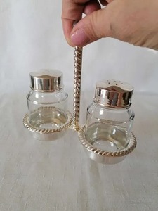 Ensemble élégant de salières et poivrières en métal, contenants à assaisonnements de luxe pour la table, accessoires de cuisine et de salle à manger - Product Image 5