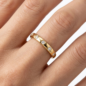 Anillo de Eternidad Exclusivo de Oro Amarillo Sólido de 18K con Diamantes Engastados, Diamante Blanco Redondo Brillante, Banda de Ajuste Cómodo, MOQ 1 Pieza - Product Image 5