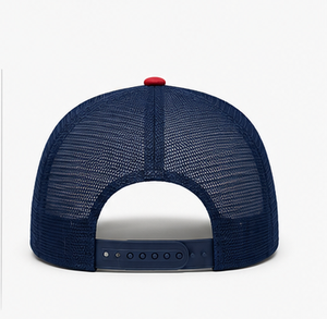 Casquette Trucker Structurée à 5 Panneaux Personnalisée en Gros, Profil Moyen, Pré-courbée, en Maille Crème et Bleu Marine avec Visière Rouge - Product Image 3