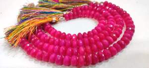 ลูกปัดหินแคลเซโดนีสีชมพูร้อนธรรมชาติทรงรอนเดลเหลี่ยมเพชรพลอยขนาด 8 มม. ความยาว 8 นิ้ว - Product Image 3