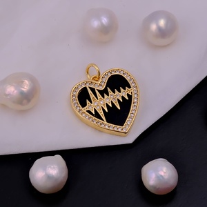Latido del corazón de Latón chapado en oro Corazón de esmalte negro con borde de Zirconia cúbica y diseño de pulso ECG Joyería simbólica de fiesta romántica - Product Image 4
