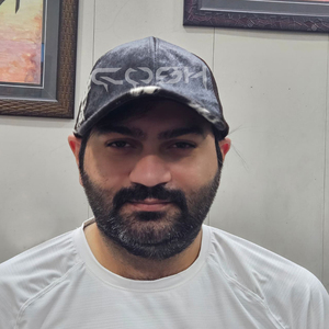 Gorra de Béisbol Hecha a Mano de Piel de Vaca con Pelo Blanco y Negro - Product Image 4