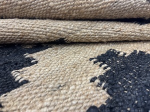 Alfombra Geométrica Kilim Rectangular Negra y Beige de Tejido Plano de Lana y Acrílico para Sala de Estar, Antideslizante con Base de Yute - Product Image 2