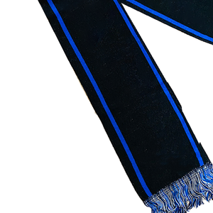 Écharpe et bonnet en acrylique unisexe haut de gamme, style sororité, longs, tricotés pour l'hiver, bleu roi, avec logo personnalisé - Product Image 5