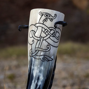 Corne à boire viking gravée sur mesure, verres à bière en corne naturelle faits à la main - Product Image 5