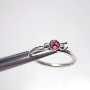 แหวนเงินแท้ 925 สไตล์ศาสนา ประดับคริสตัล/พลอย ฝังแบบไฮเซ็ตติ้ง ชุบแพลตตินั่ม ปรับแต่งได้ เหมาะสำหรับทุกเพศ - Product Image 1