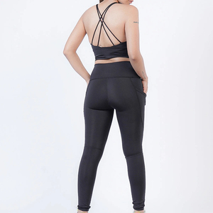 Ensemble de yoga pour femmes, haut court et leggings assortis, tissu très extensible, design léger, coupe confortable, vêtements de fitness - Product Image 5