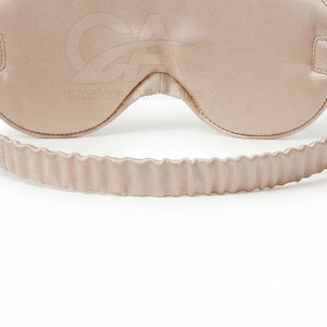 Masque de sommeil en soie biologique premium, patch doux pour les yeux, avec sangle réglable, occultant la lumière, accessoire de voyage et de repos personnalisable - Product Image 5