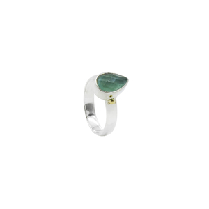 Anillo de Calcedonia Aqua en Forma de Pera con Corte Checker – Anillo de Piedra Preciosa Hecho a Mano con Baño de Plata y Detalles de Bola Dorada, Anillo Llamativo Azul en Forma de Lágrima - Product Image 1