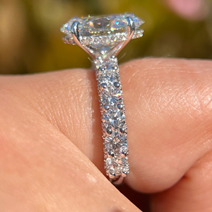 Anillo de Compromiso y Boda con Diamante Cultivado en Laboratorio, Corte Ovalado, 5.50 Quilates, Oro Amarillo de 14k, Joyería para Regalo - Product Image 4