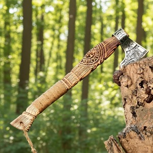 Hacha Vikinga Forjada a Mano – Hoja de Acero al Carbono Hecha a Medida con Mango de Madera de Fresno y Funda de Cuero |   Hacha de Camping - Product Image 2