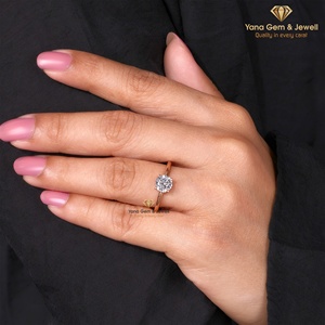 Anillo de Compromiso Clásico de Cuatro Puntas con Corte Redondo de 1.00 Quilates, Oro Sólido de 14K, Color D, Claridad VVS2, Diamante Cultivado en Laboratorio CVD, Certificado IGI - Product Image 4