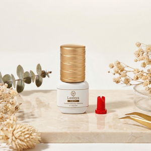 กาวต่อขนตา Lashya Swift Adhesive แห้งเร็วภายใน 0.5 วินาที ติดทนนาน 7 สัปดาห์ สำหรับมืออาชีพ ขนาด 5 มล. - Product Image 1