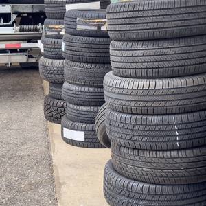 Pneus de voiture d'occasion en stock, prêts à être expédiés aujourd'hui, qualité supérieure à prix de gros, achetez maintenant et profitez d'une livraison rapide - Product Image 4