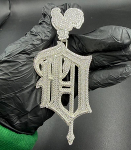 จี้การ์ตูนฮิปฮอปแบบ Iced Out เครื่องประดับสตรีทแวร์สั่งทำพิเศษ สร้อยคอประดับเพชรระยิบระยับ ดีไซน์ Pavé ของขวัญสำหรับผู้ชาย - Product Image 1