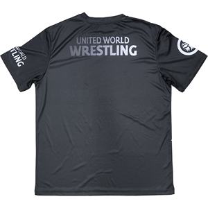 Camiseta y pantalones cortos modernos para el verano, tela suave, corte relajado, perfectos para mantenerse fresco y con estilo todos los días. - Product Image 4