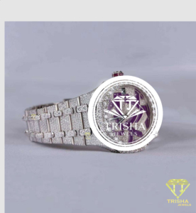 Exclusivo Reloj con Esfera Morada y Diamantes Moissanite, con Piedras VVS Engastadas a Mano y Acabado en Oro Blanco - Product Image 3