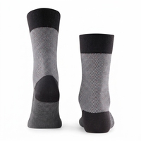 Chaussettes en gros pour hommes, chaussettes courtes tendance noires et grises, chaussettes de sport en coton invisibles à prix abordable