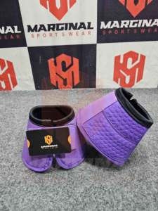 Protège-pattes pour chevaux durables, respirants et légers avec fermeture auto-agrippante, ajustement facile, en néoprène, options de couleur et de logo personnalisées - Product Image 3