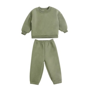 Ensemble d'hiver confortable en molleton pour enfants : sweat à capuche et pantalon de jogging en coton doux pour l'hiver - Product Image 4