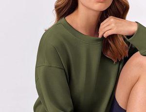 Sweat-shirts tendance pour femmes, fabriqués en usine au Bangladesh, coupe ample, manches longues, crop top confortable et stylé - Product Image 3