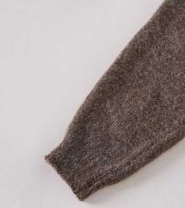 Pull en tricot pour femme à manches chauve-souris - Pull décontracté ample pour l'hiver - Pull doux tendance avec logo personnalisable sur le devant - Product Image 3