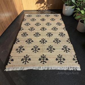 Tapis en jute Aura Kilim floral, tapis artisanal en jute écologique à poils plats avec franges pour salon - Product Image 4