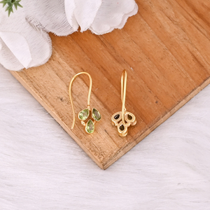 Pendientes Minimalistas de Peridoto con Gancho, Joyería Artesanal con Piedras Preciosas para Mujer - Product Image 4