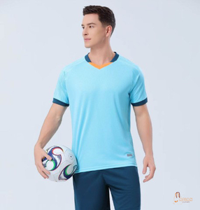 Maillot de football pour adulte, respirant, à manches courtes, avec logo frontal - Product Image 1