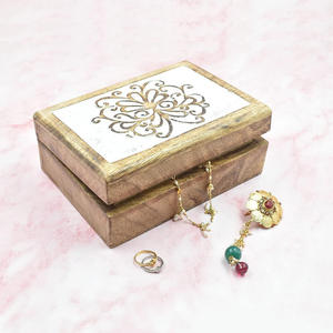 Boîte de rangement en bois Aaliyan Impex économique pour bijoux, montres, pièces de monnaie, petits objets personnels, style rustique vintage fait main - Product Image 1