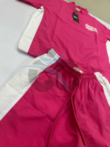 Conjunto Cortavientos Rosa de Manga Corta ORCAFITS con Franjas Laterales Blancas - Product Image 3
