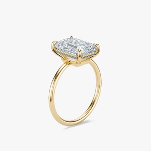 Anillo de compromiso de lujo para mujer con diamante cultivado en laboratorio de 2 quilates con corte esmeralda en oro amarillo de 14 quilates y halo oculto. - Product Image 2
