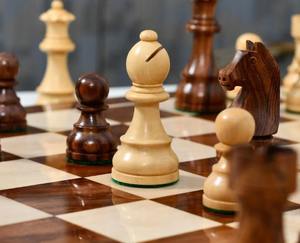 Jeu d'échecs de luxe pour tournoi, style Gambit des Reines, pièces en bois de Sheesham, roi de 3,75 pouces, au meilleur prix - Product Image 1